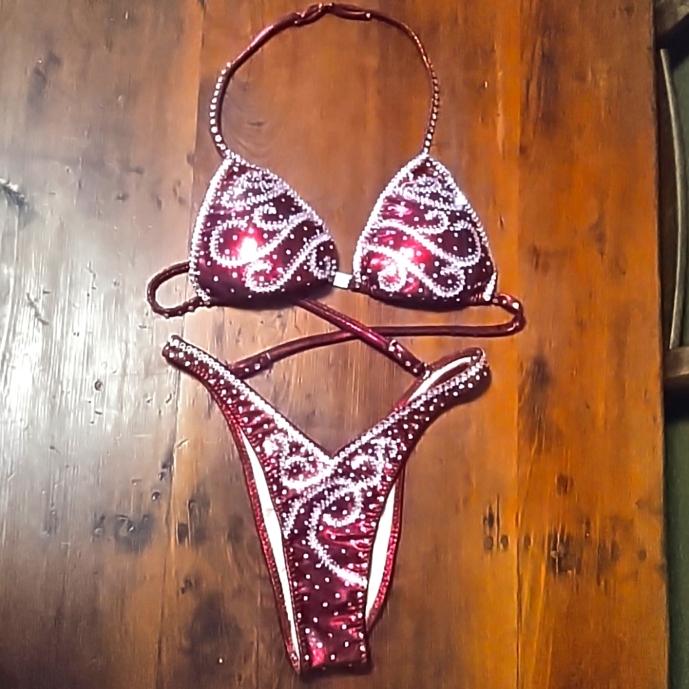 Figure competition suit